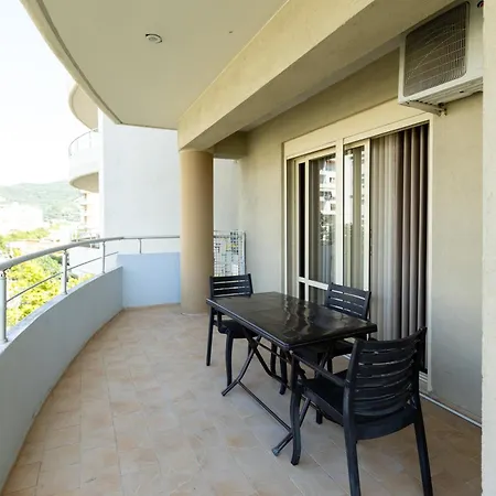 Evoque Stylish 아파트 *